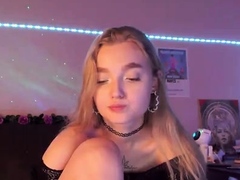 sexy amateur hot blonde teen show webcam